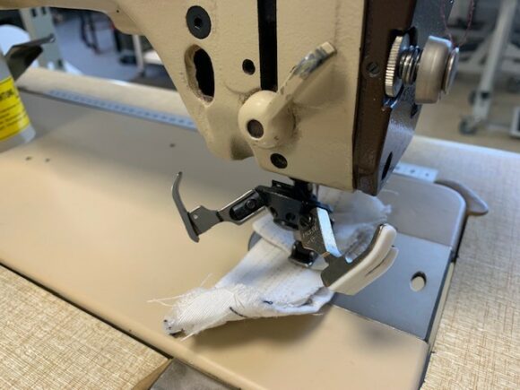 PIQUEUSE PFAFF SIMPLE ENTRAINEMENT 563 – Image 5