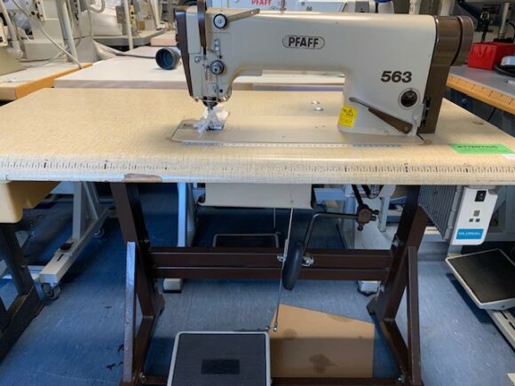 PIQUEUSE PFAFF SIMPLE ENTRAINEMENT 563 – Image 2